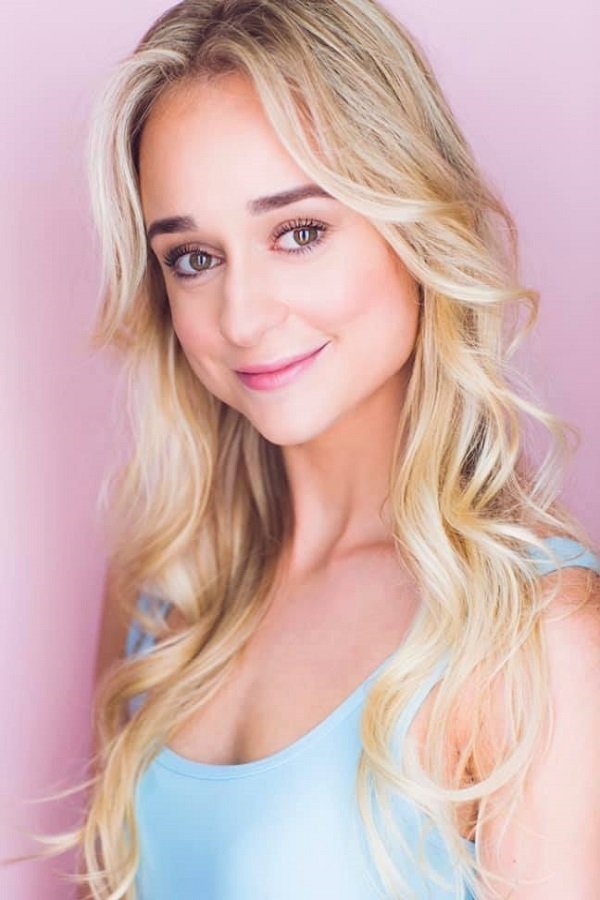 Briana Aceti → Brijana Açeti backdrop