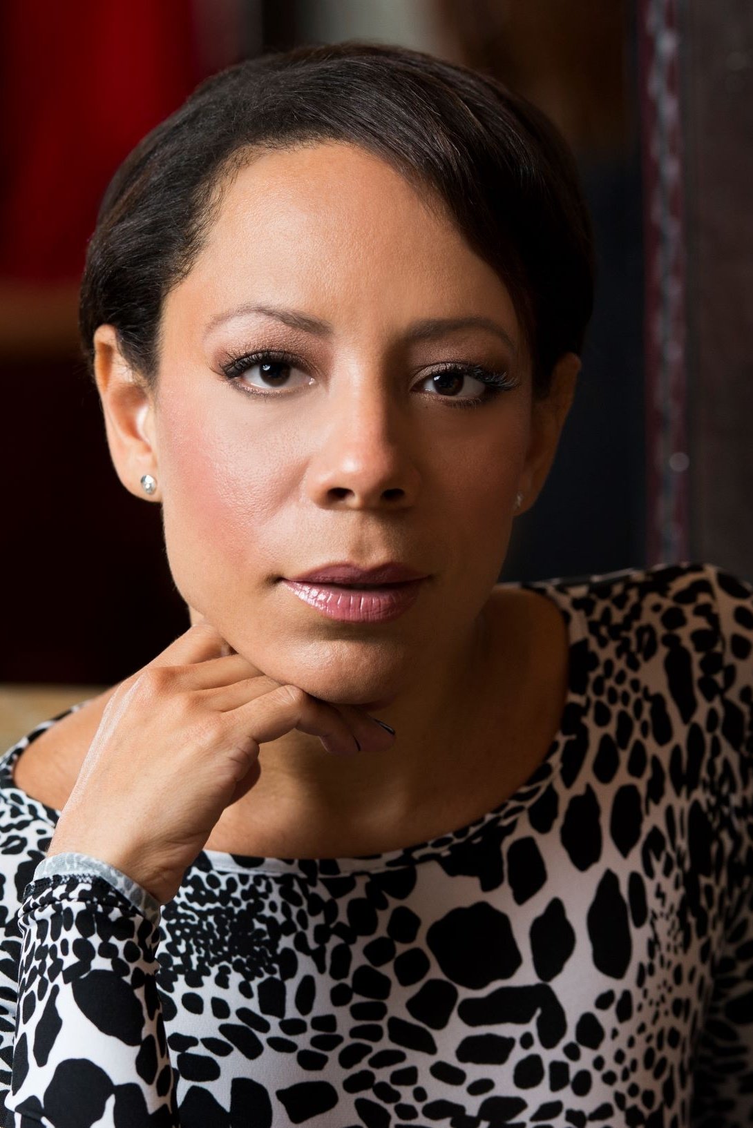 Selenis Leyva backdrop