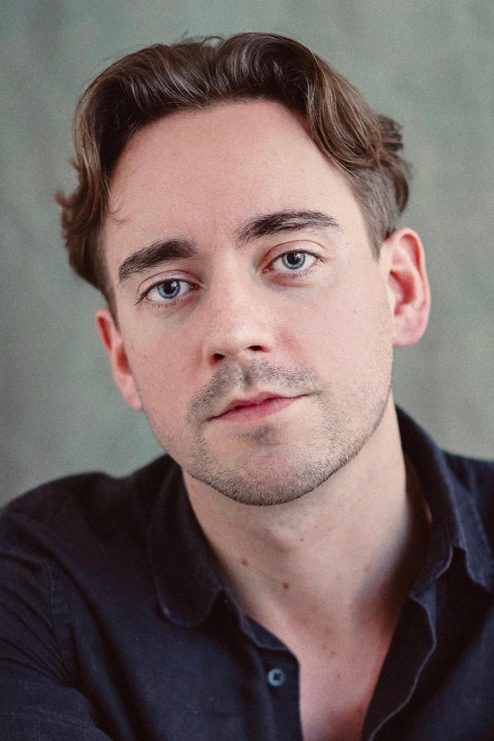 Declan Mason backdrop