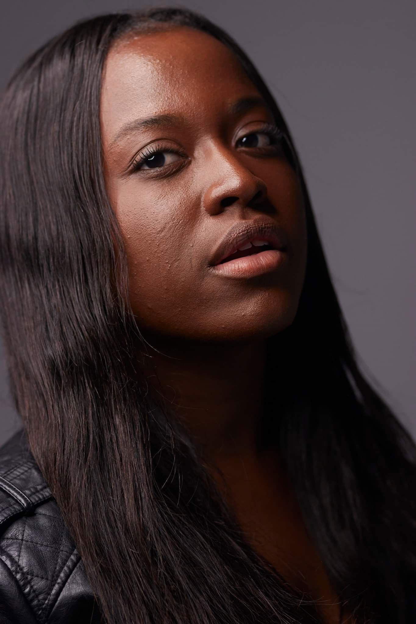 Mojena Talien backdrop