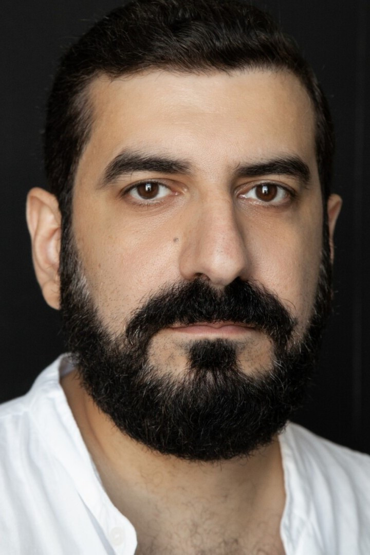 Erik Yaralov backdrop