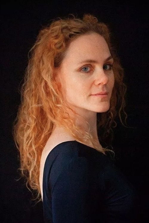 Moara Passoni backdrop