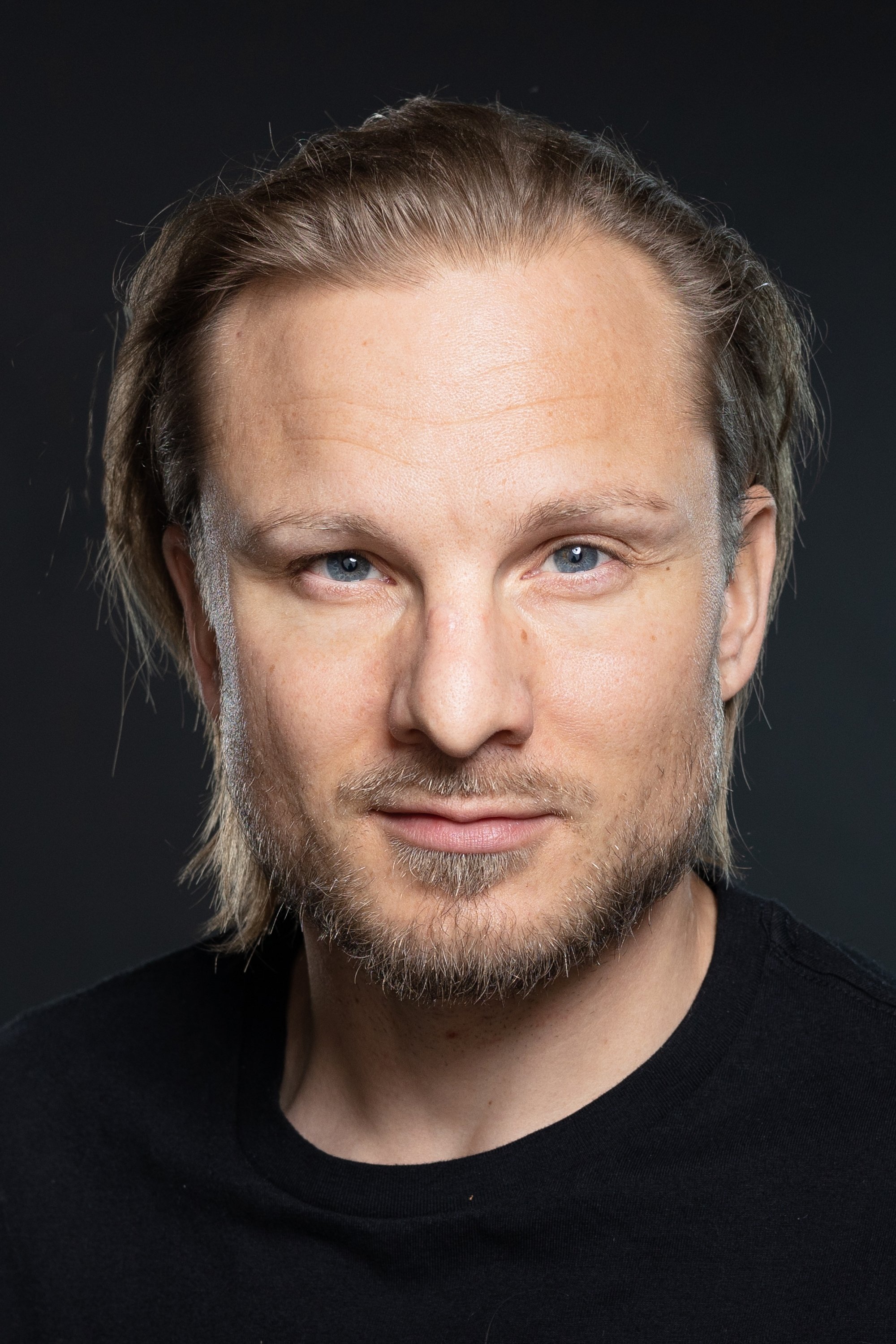 Severi Saarinen backdrop