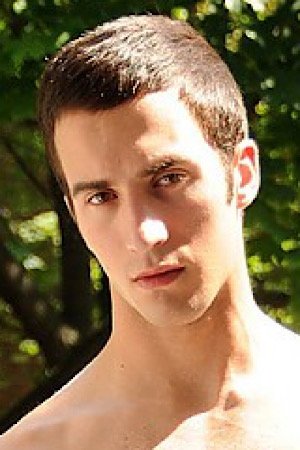 Ryan Di Noor backdrop