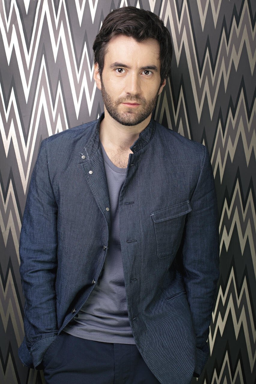 Elmano Sancho backdrop