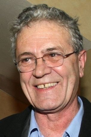 Lefteris Kaponis backdrop