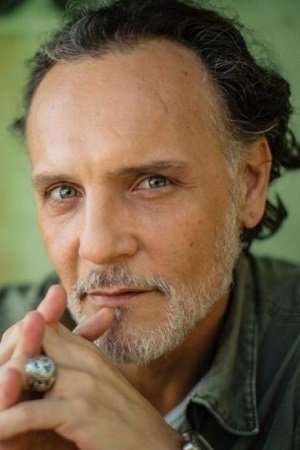 Gustavo Novaes backdrop