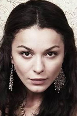 Laura Keosayan backdrop