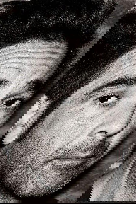 Kevin Pinassi backdrop