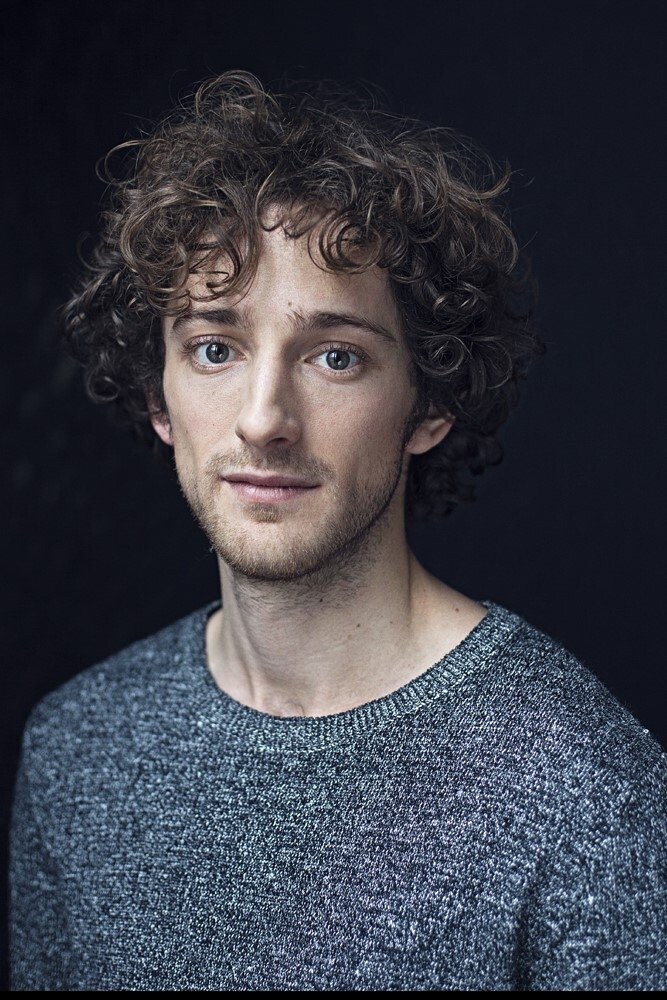 Pjere Hancis backdrop