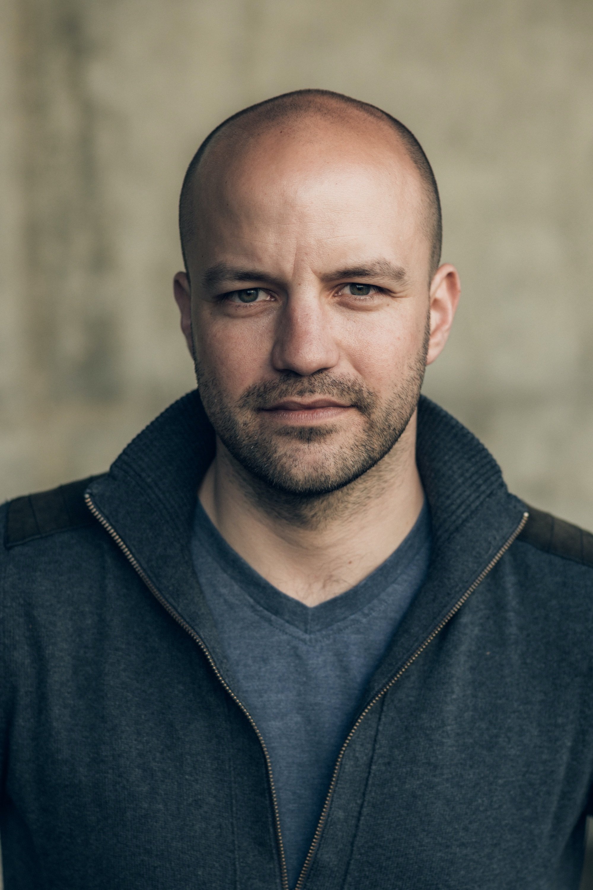 Samuel Flückiger backdrop