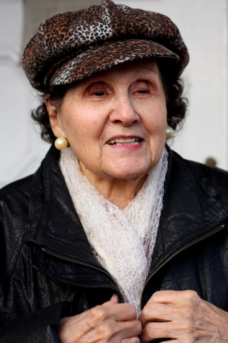 Mitzura Arghezi backdrop