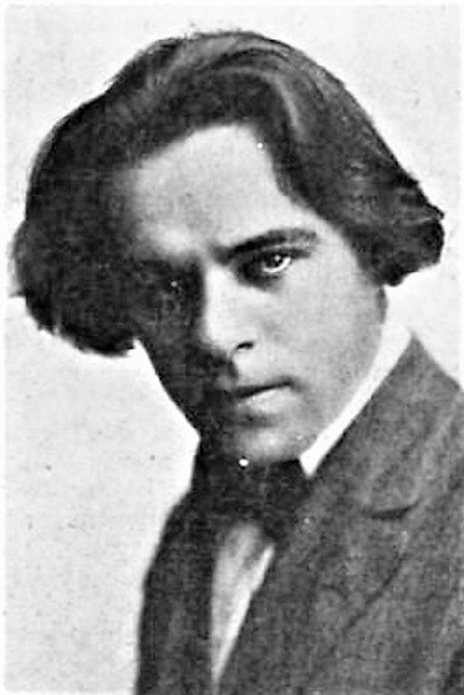 Nicholas Dunaew backdrop