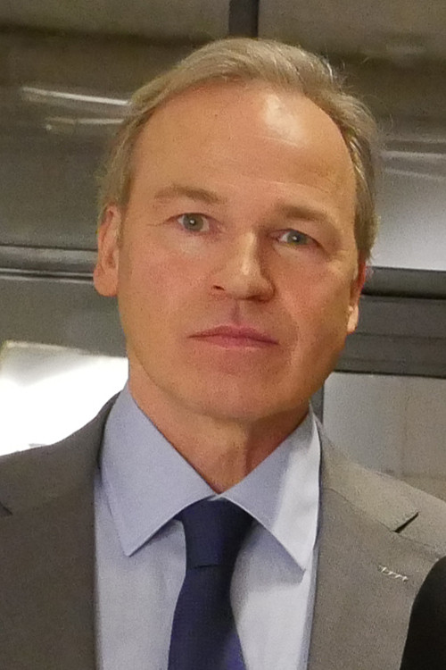 Adrian Frieling backdrop