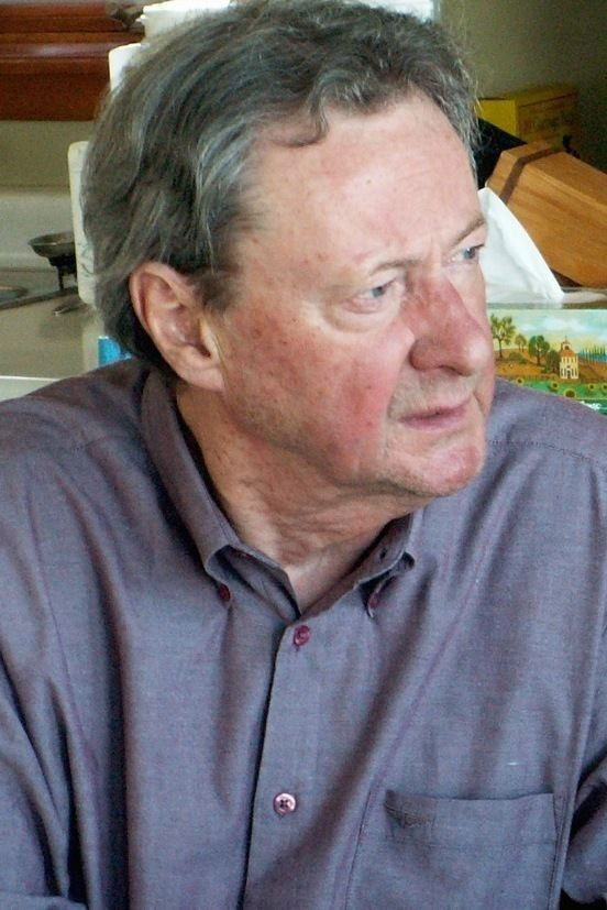 Léonard Forest backdrop