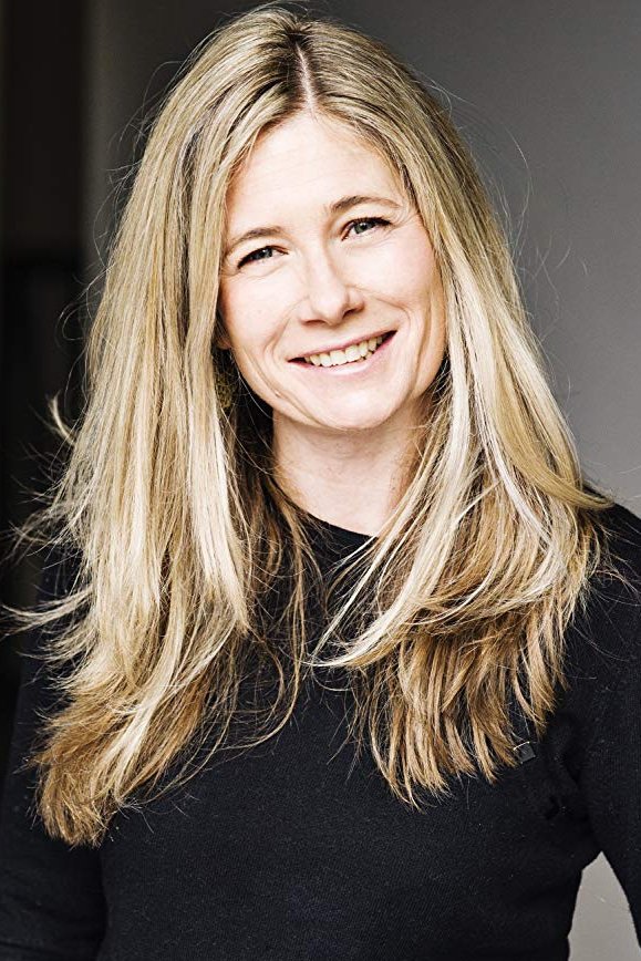 Kate Maravan backdrop