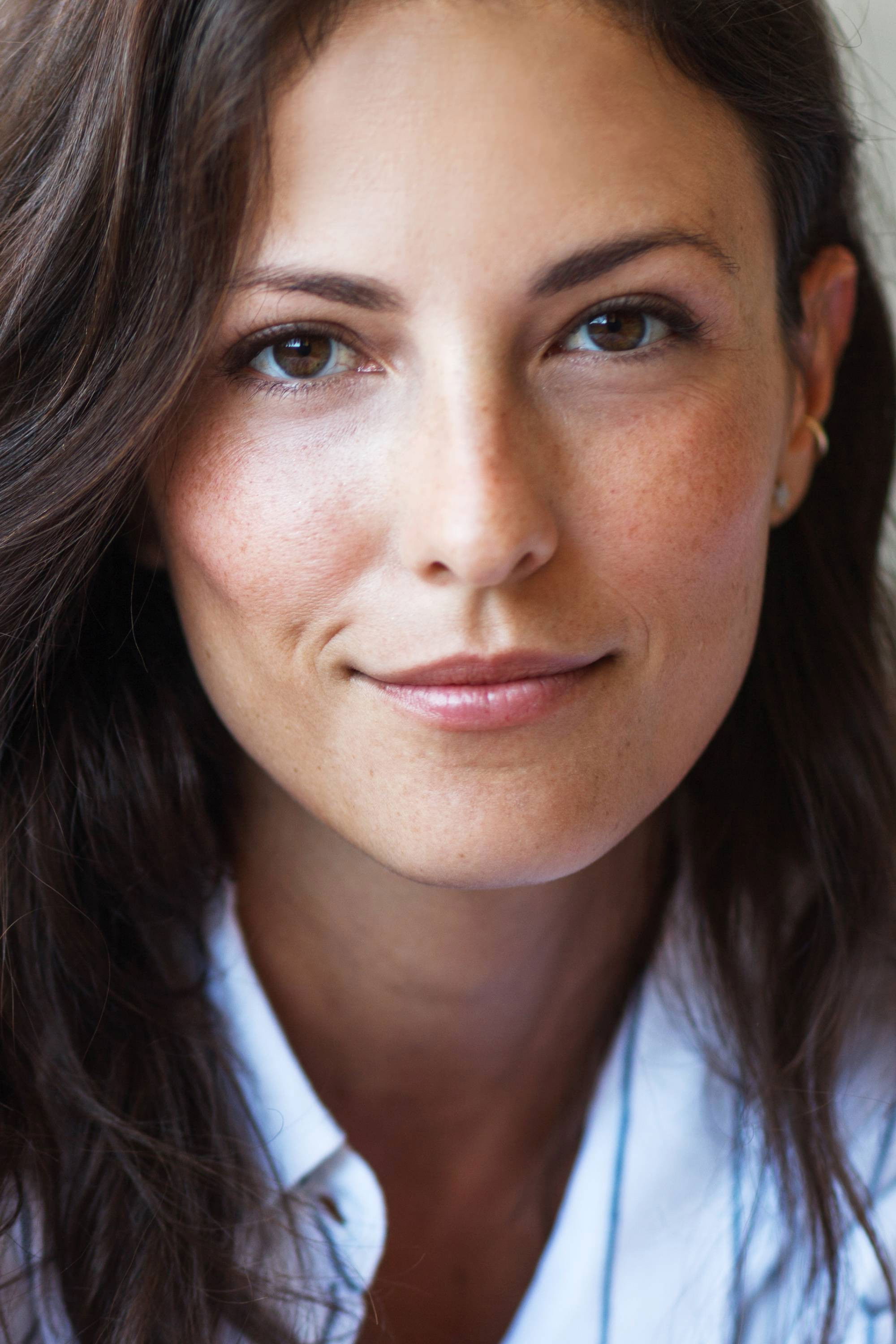 Tiffany Díaz backdrop