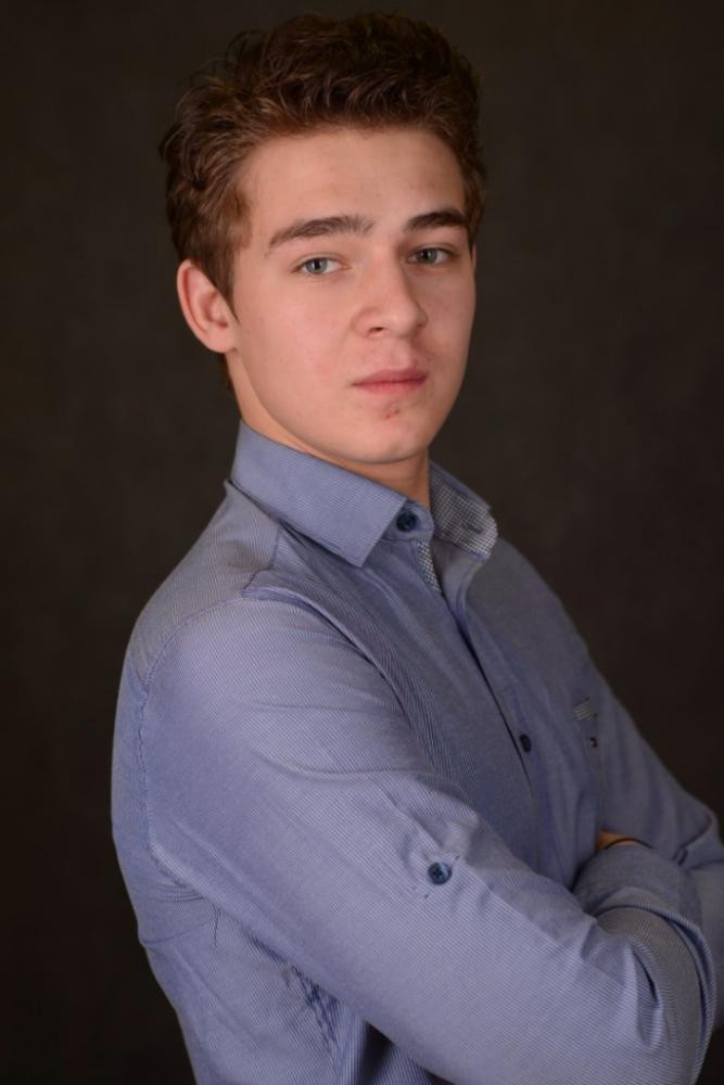 Pavel Chernyshjov backdrop