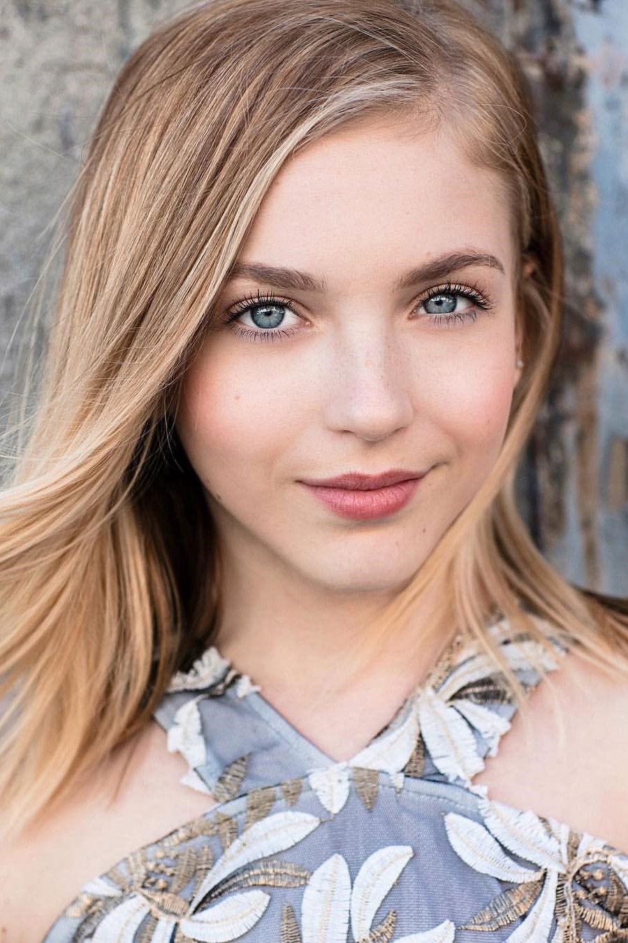 Brynn Rumfallo backdrop