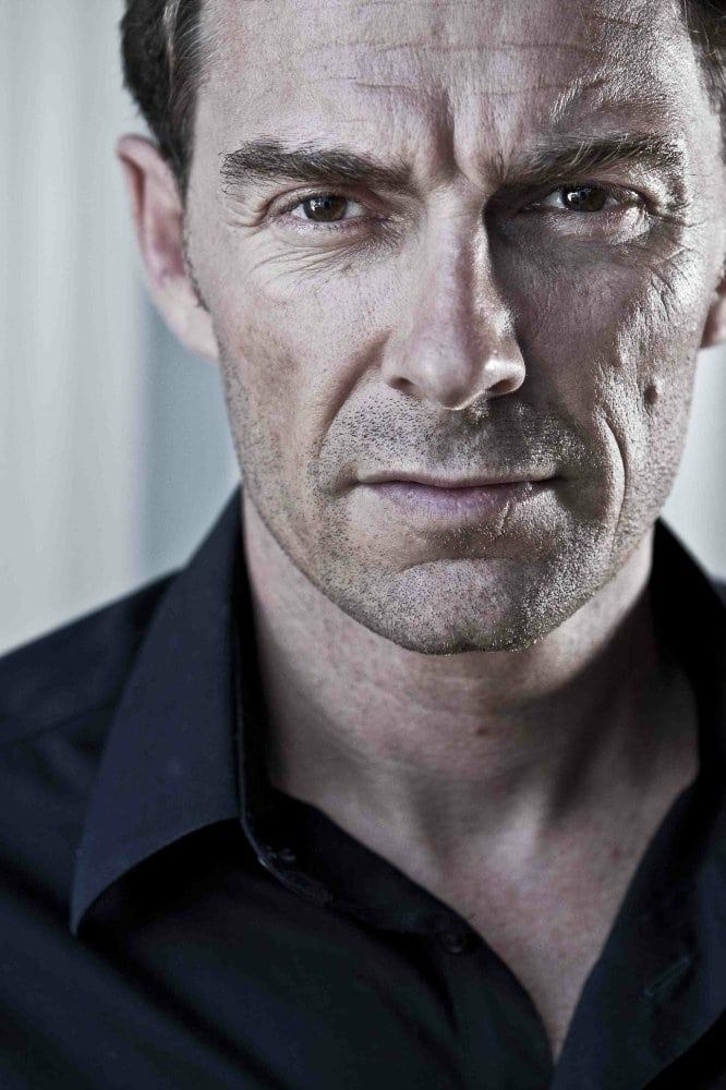 Dennis Kreusler backdrop