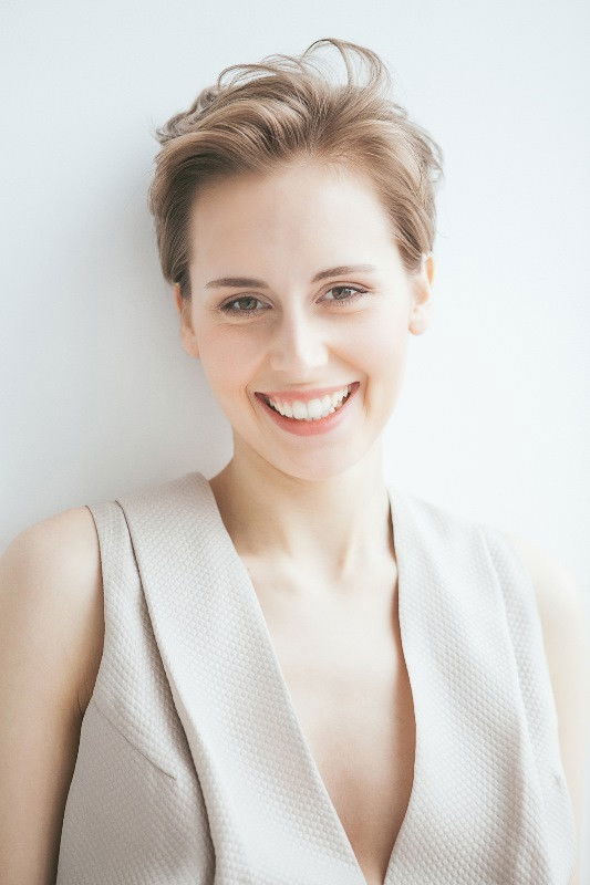 Elizaveta Saksina backdrop