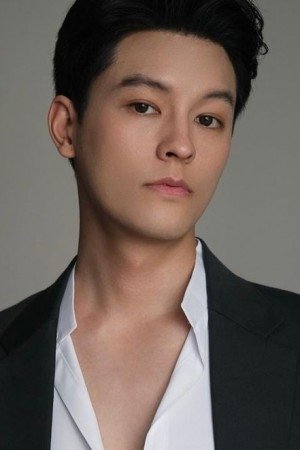 Masu Junyangdikul backdrop