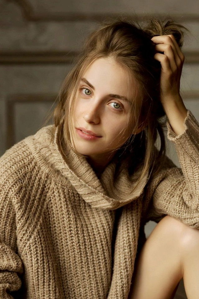 Ani Khachikyan backdrop