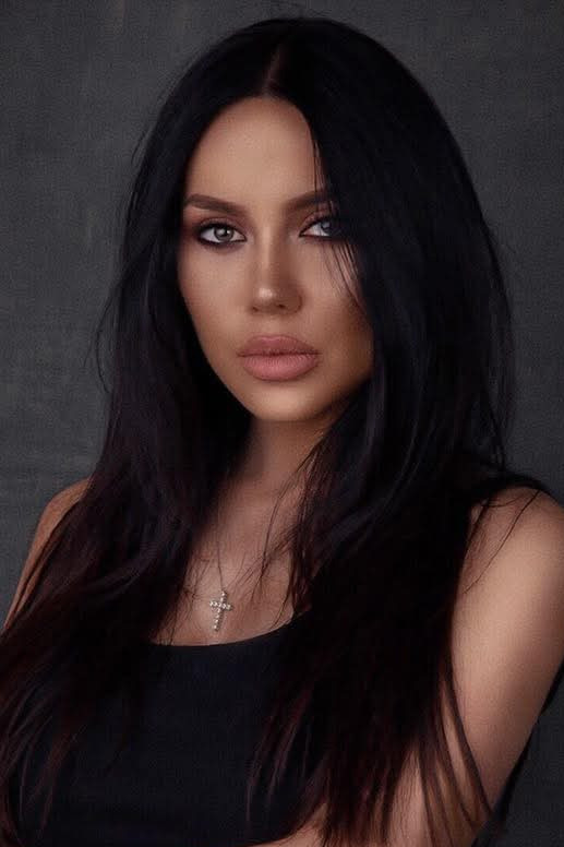 Arpi Gabrielyan backdrop