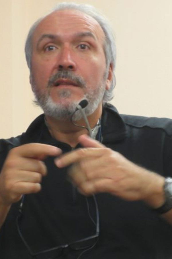 Alberto Santana backdrop