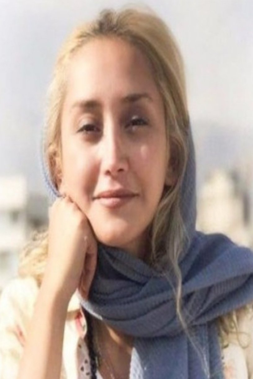 Parinaz Tayeb backdrop