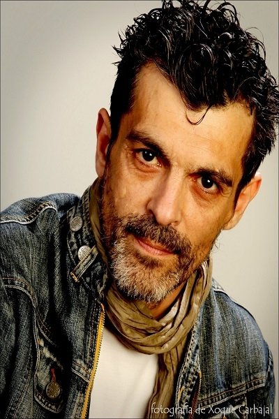 Xavier Deive backdrop