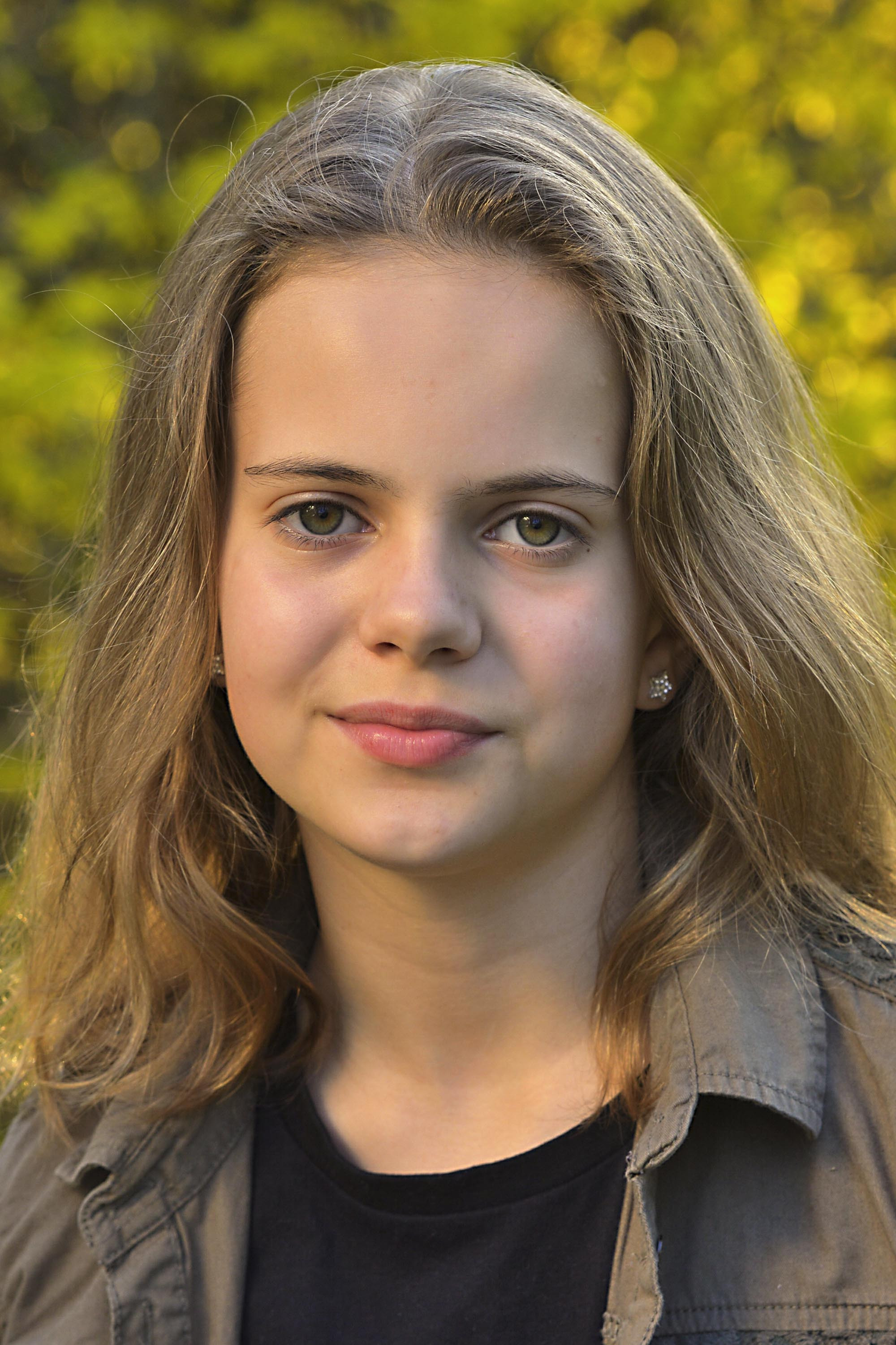 Karolína Lipowská backdrop