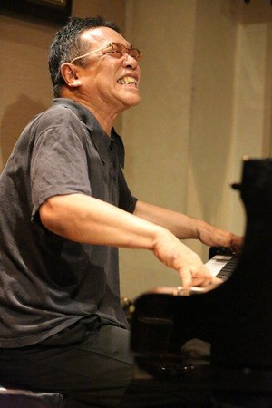 Fumio Itabashi backdrop