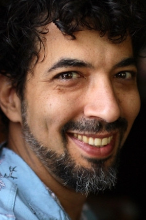 Julio Matos backdrop