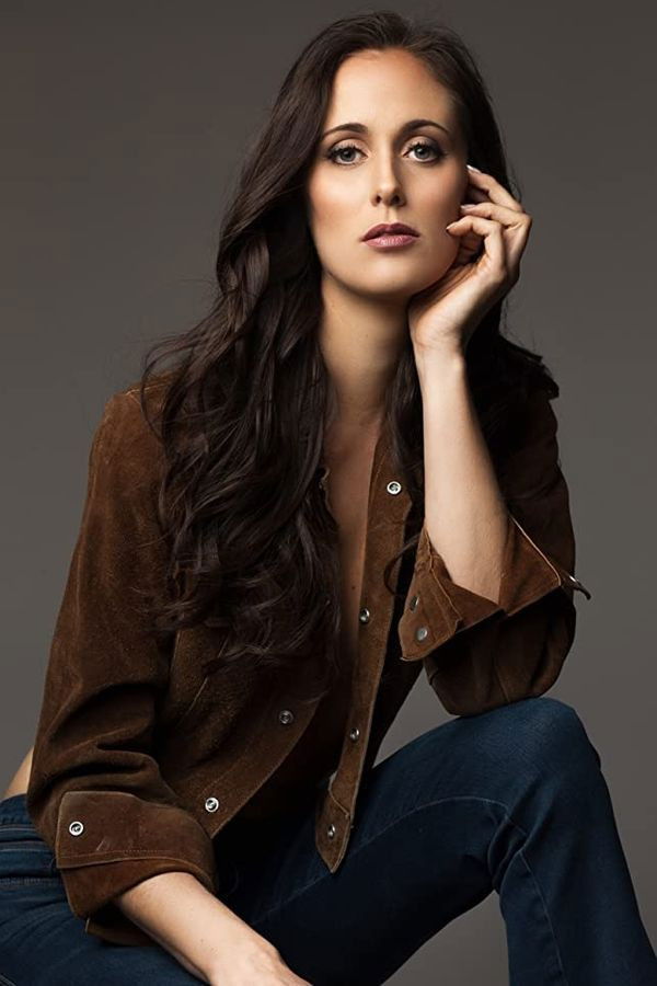 Carolin Feigs backdrop