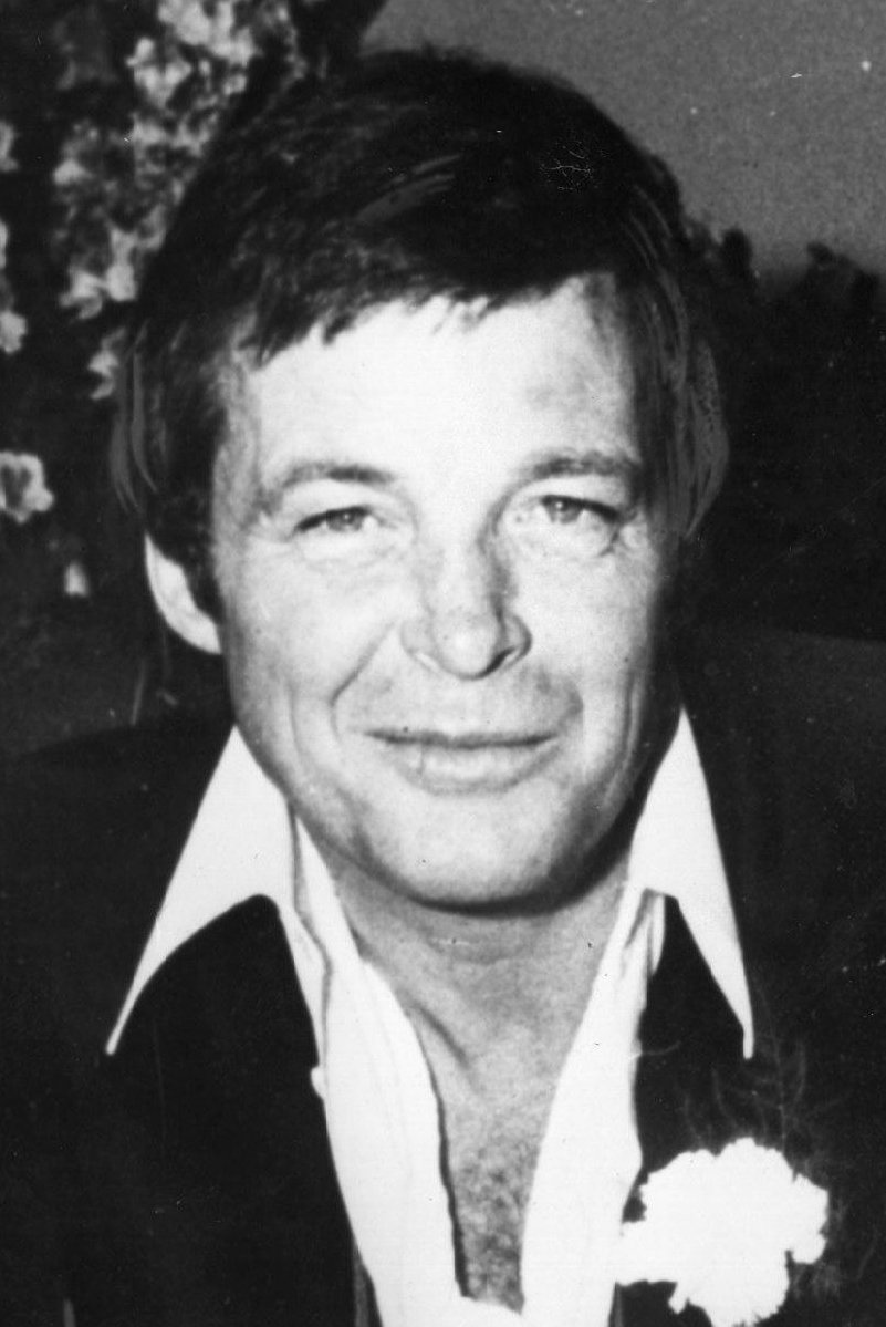 Michael Witney backdrop