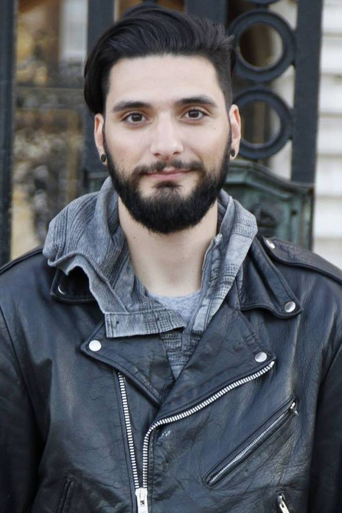 Thomas Della Bella backdrop