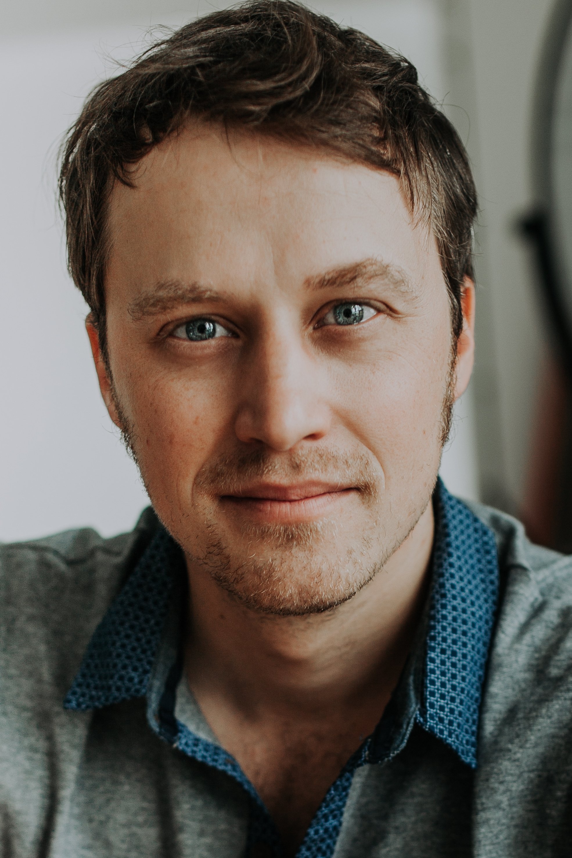 Xavier Huard backdrop