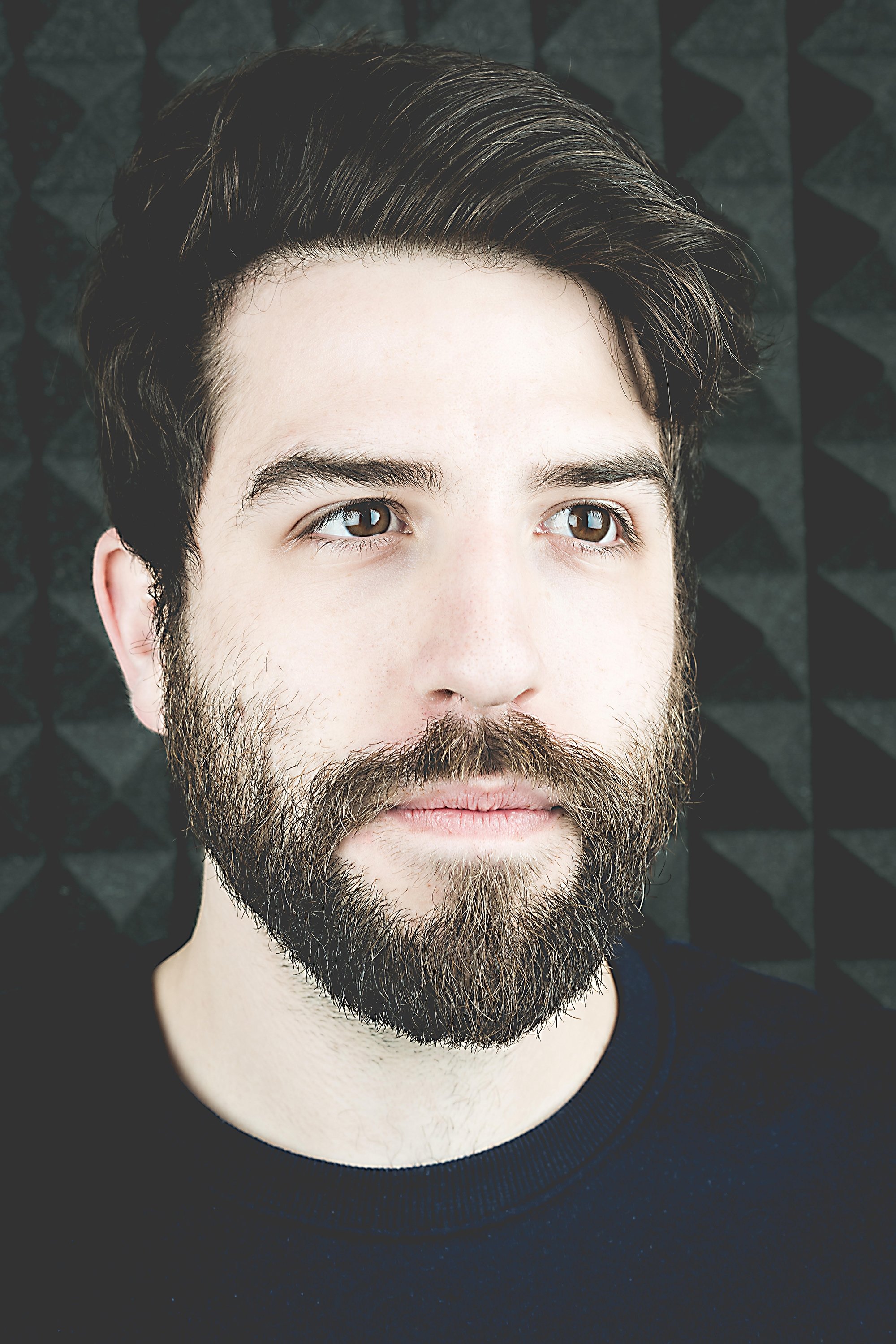 Yannick De Martino backdrop