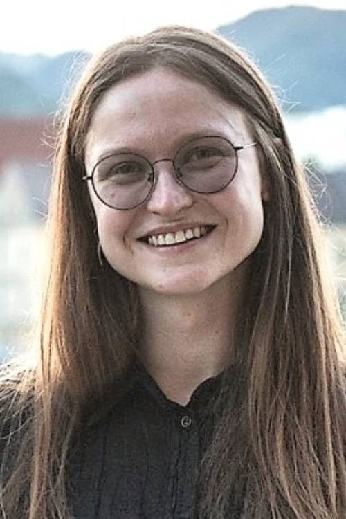 Alina Gorlova backdrop