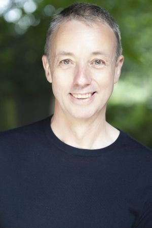 Simon Butteriss backdrop