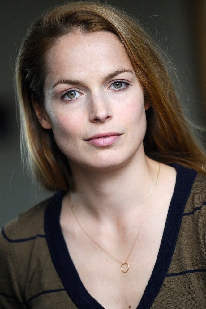 Caroline Breton backdrop