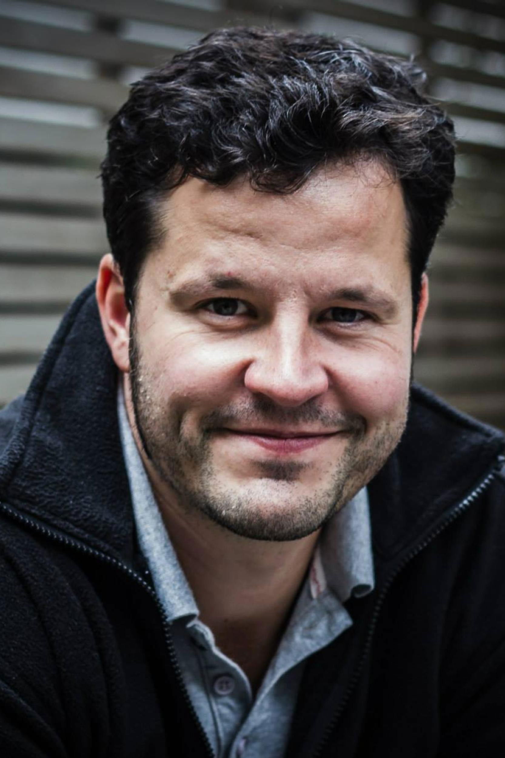 Nils Lindemann backdrop