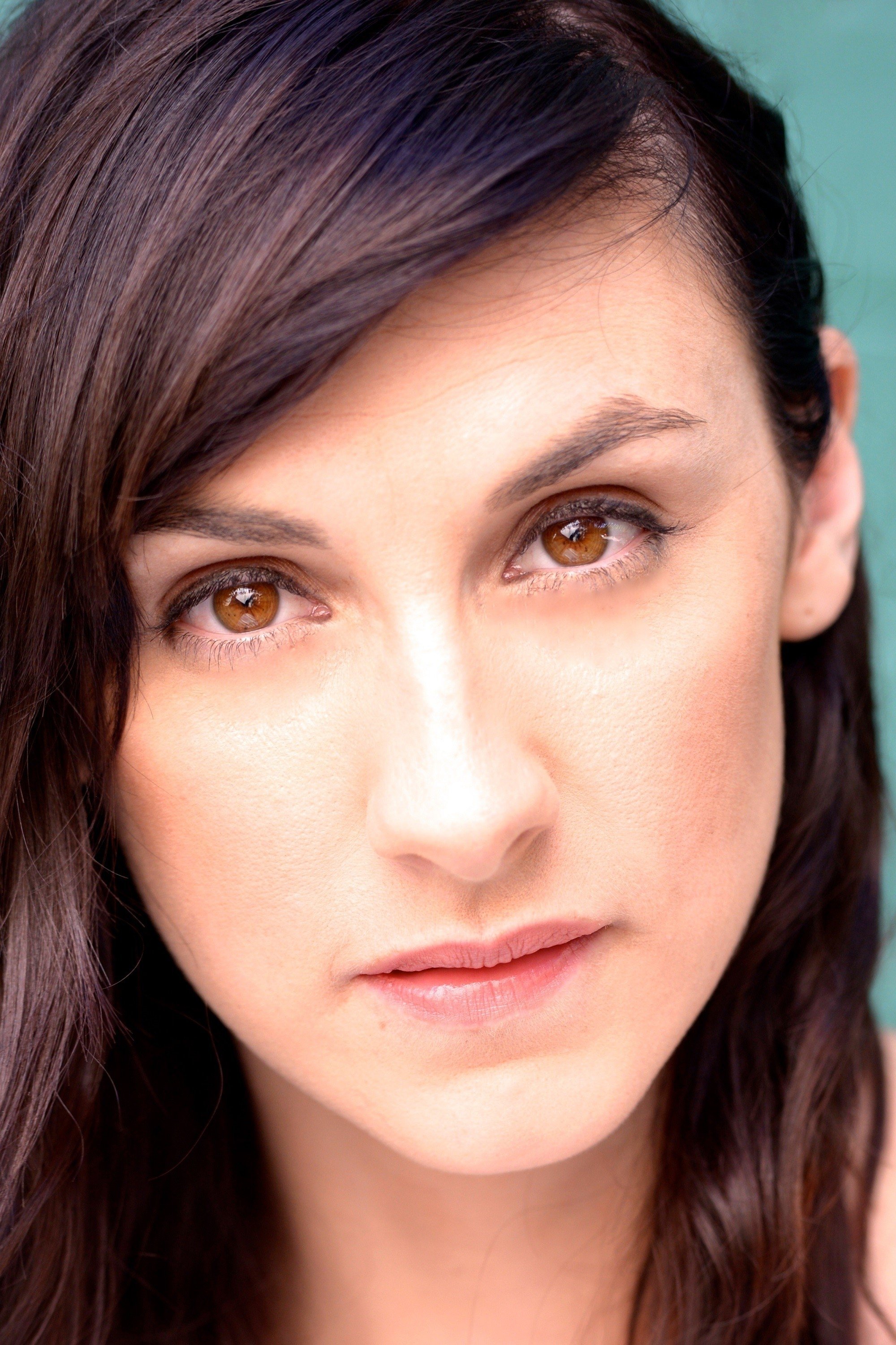 Hannah Raven Smith backdrop