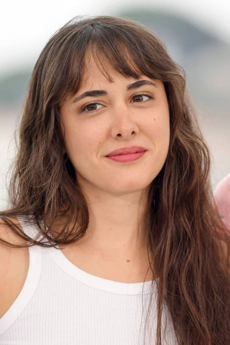 Agustina San Martín backdrop