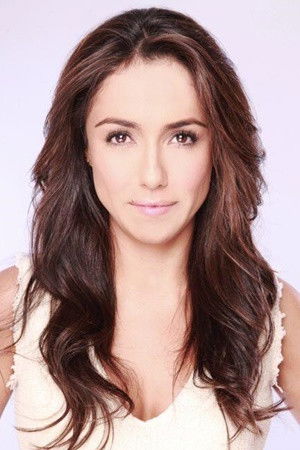 Mariannela Cataño backdrop