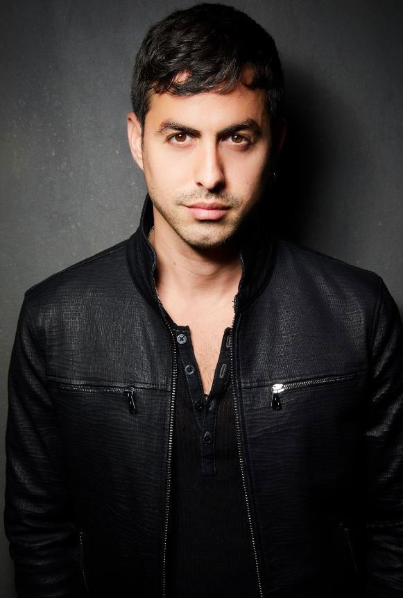 Rafael Albarrán backdrop