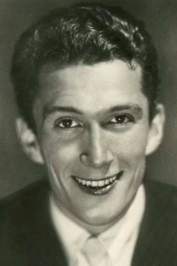 Maurizio D'Ancora backdrop