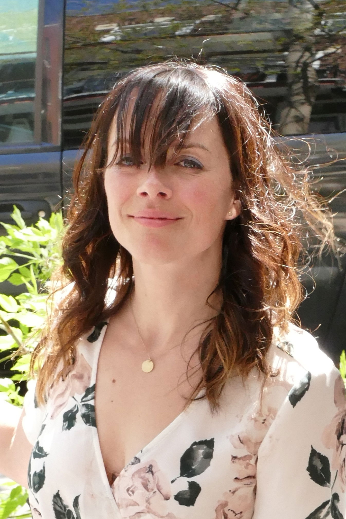 Mélody Minville backdrop