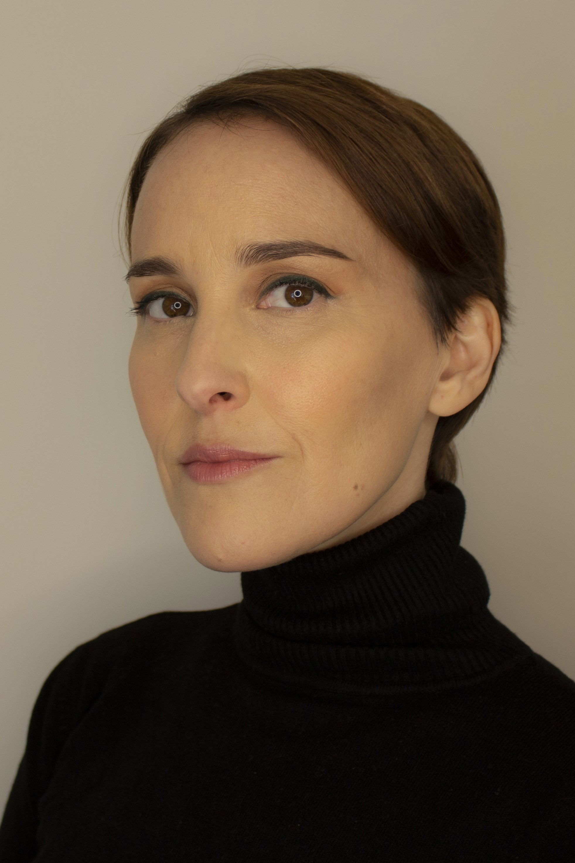 Mónica Santos backdrop